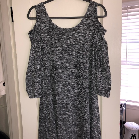 Cute grey open shoulder dress - Picture 1 of 3